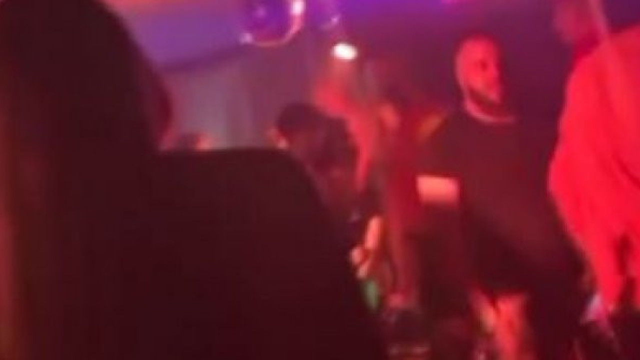 Villada korona partisi, bir de bu notlarla paylaştılar