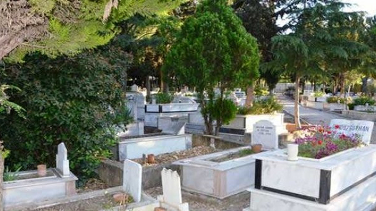 İstanbul’da mezar yerlerine zam (18 Aralık 2020)