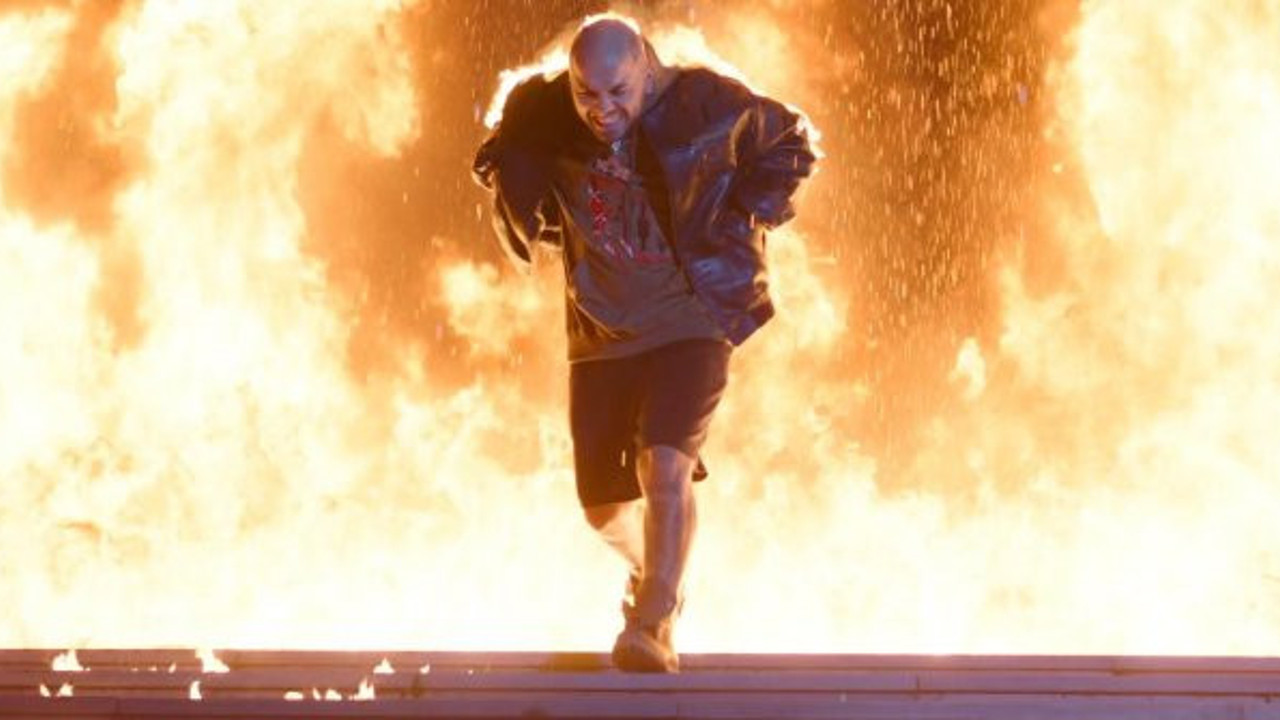 Klip çekiminde gerçek patlamayı yaşadı. Ünlü rapçi 'Tepki'nin zor anları