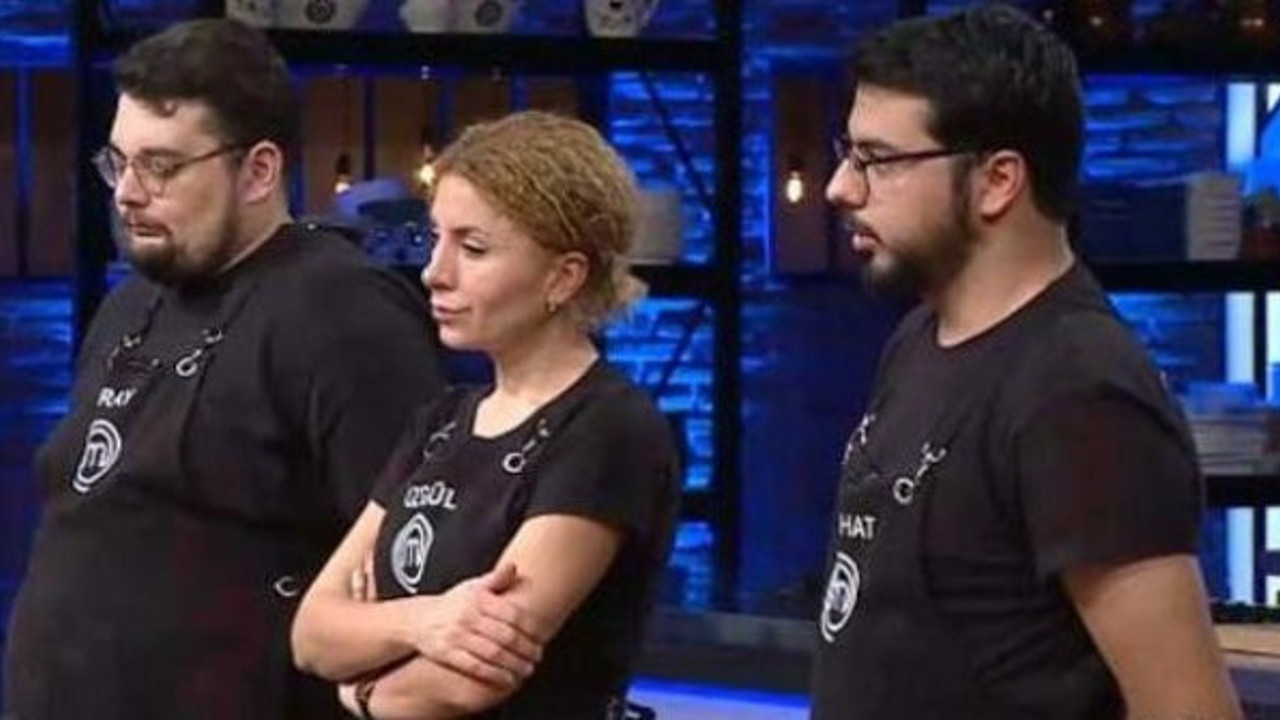 Yine duygusal veda. MasterChef'te ilk 4'e kalanlar belli oldu. 20 Aralık 2020 MasterChef'te kim elendi? 20 Aralık 2020 MasterChef'te ilk 4'e kim kaldı?