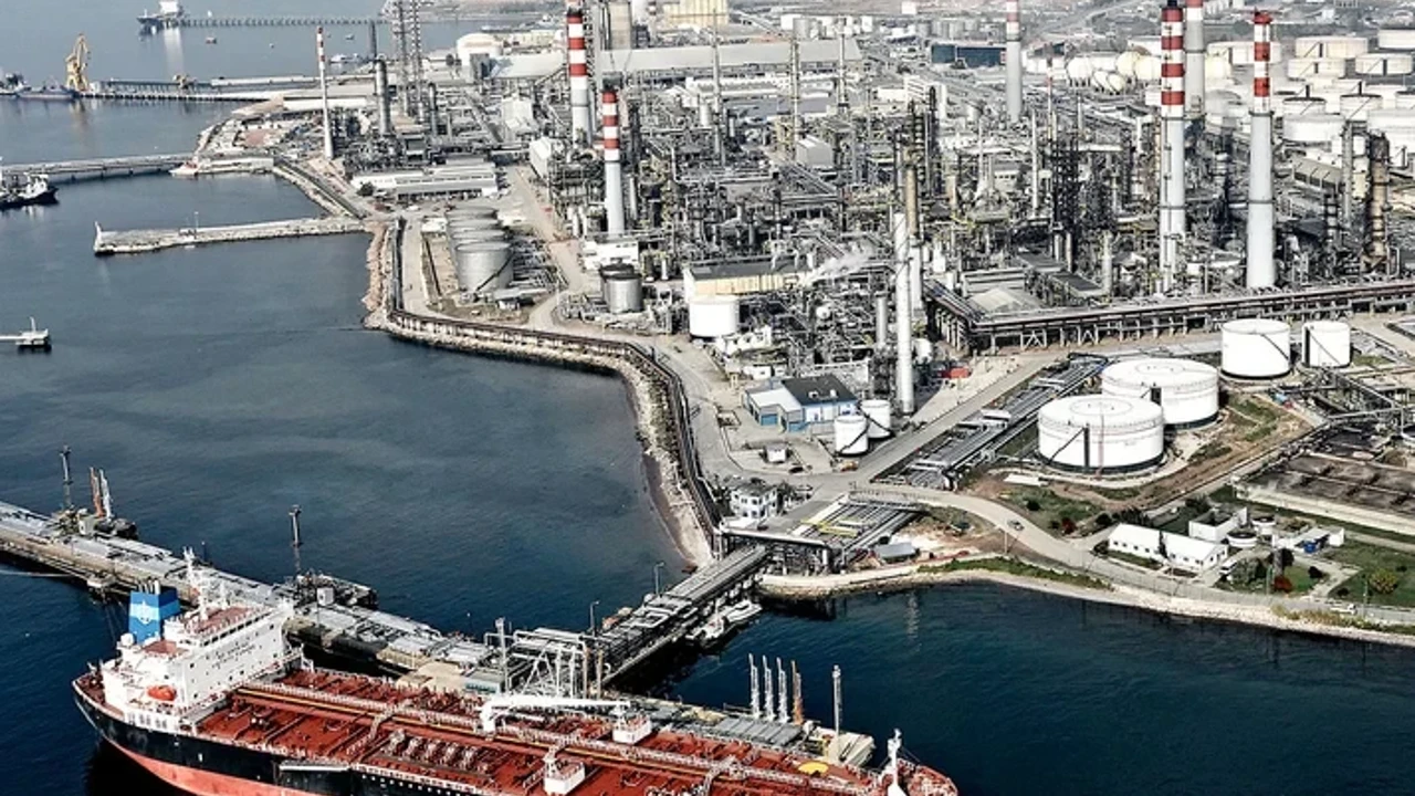 Türkiye'nin en büyük şirketi Tüpraş'ın yüzde 5'i BlackRock'a satıldı