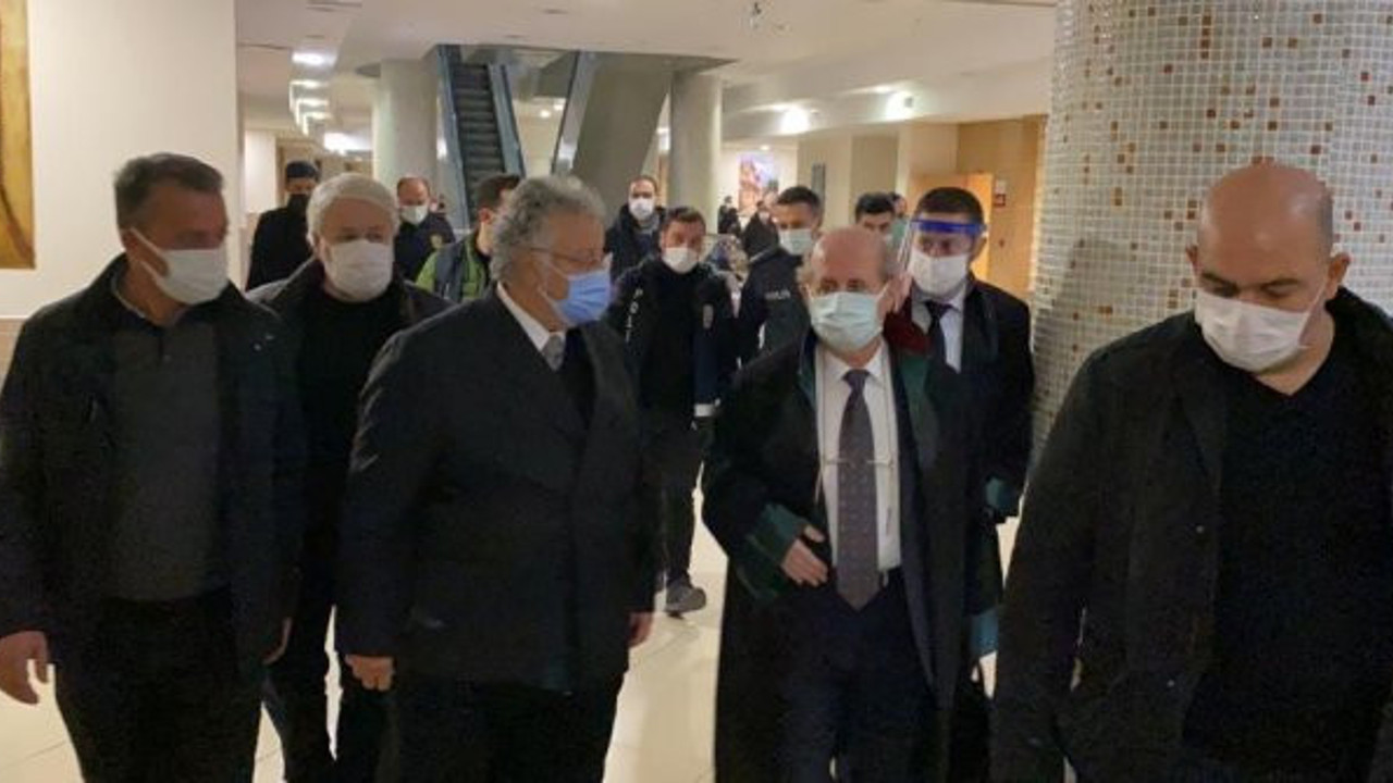 Müjdat Gezen ve Metin Akpınar hakim karşısında