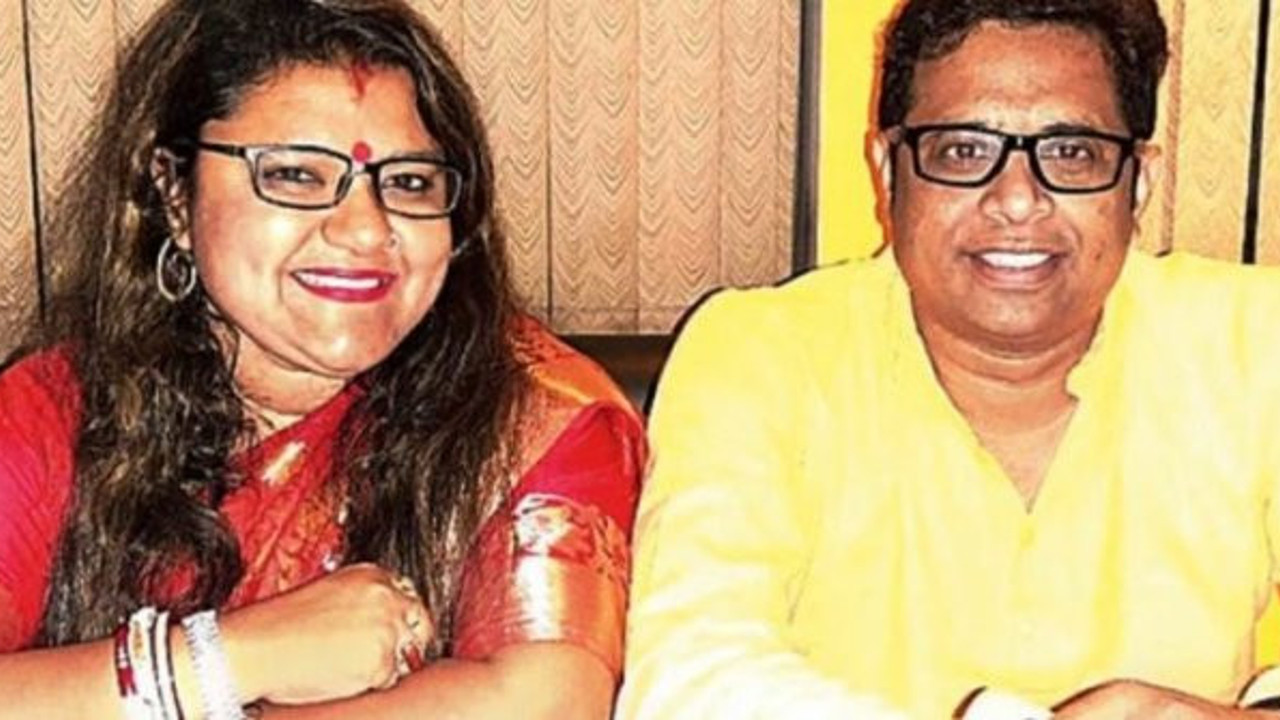 Rakip partiye katılan eşine boşanma davası açtı