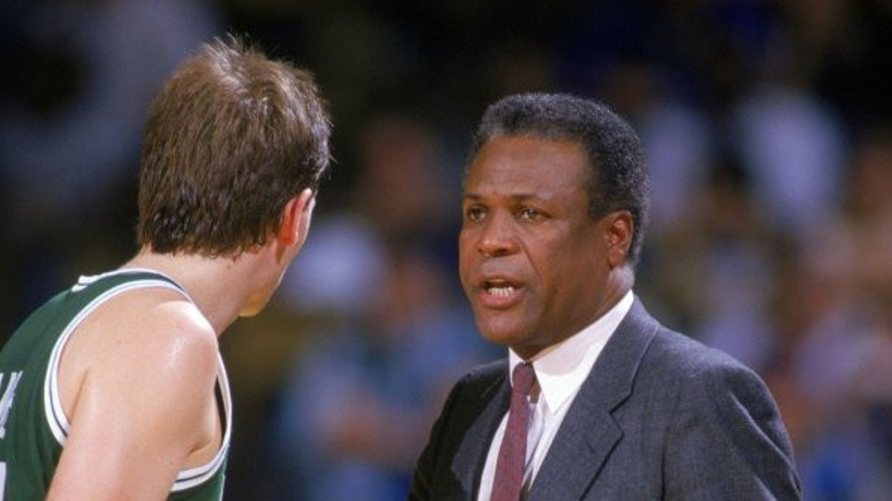 Forması emekli edilen efsane isim üzdü