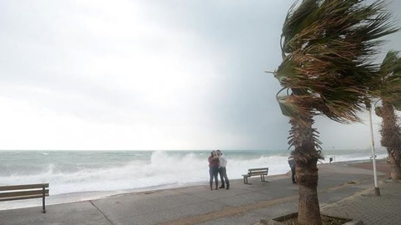 Meteoroloji'den sarı uyarı. Saat verip uyarı üstüne uyarı yaptı