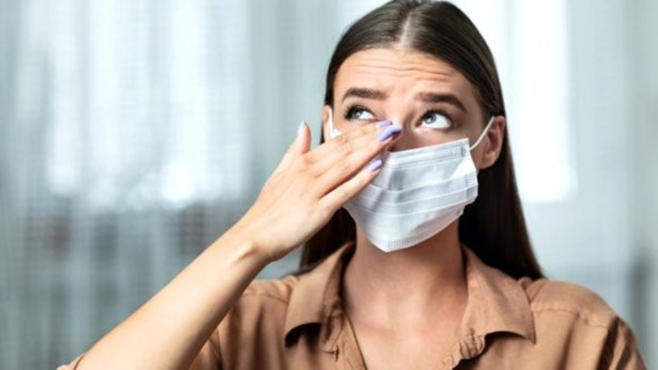 Uzman isim 'sakın dokunmayın' diyerek açıkladı. İşte koronanın yeni bulaşma şekli