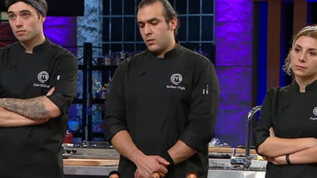 Bu sezon ilk kez oldu.MasterChef Türkiye’de elenen isim ağlayarak veda etti.27 Aralık MasterChef Türkiye’de elenen isim kim.