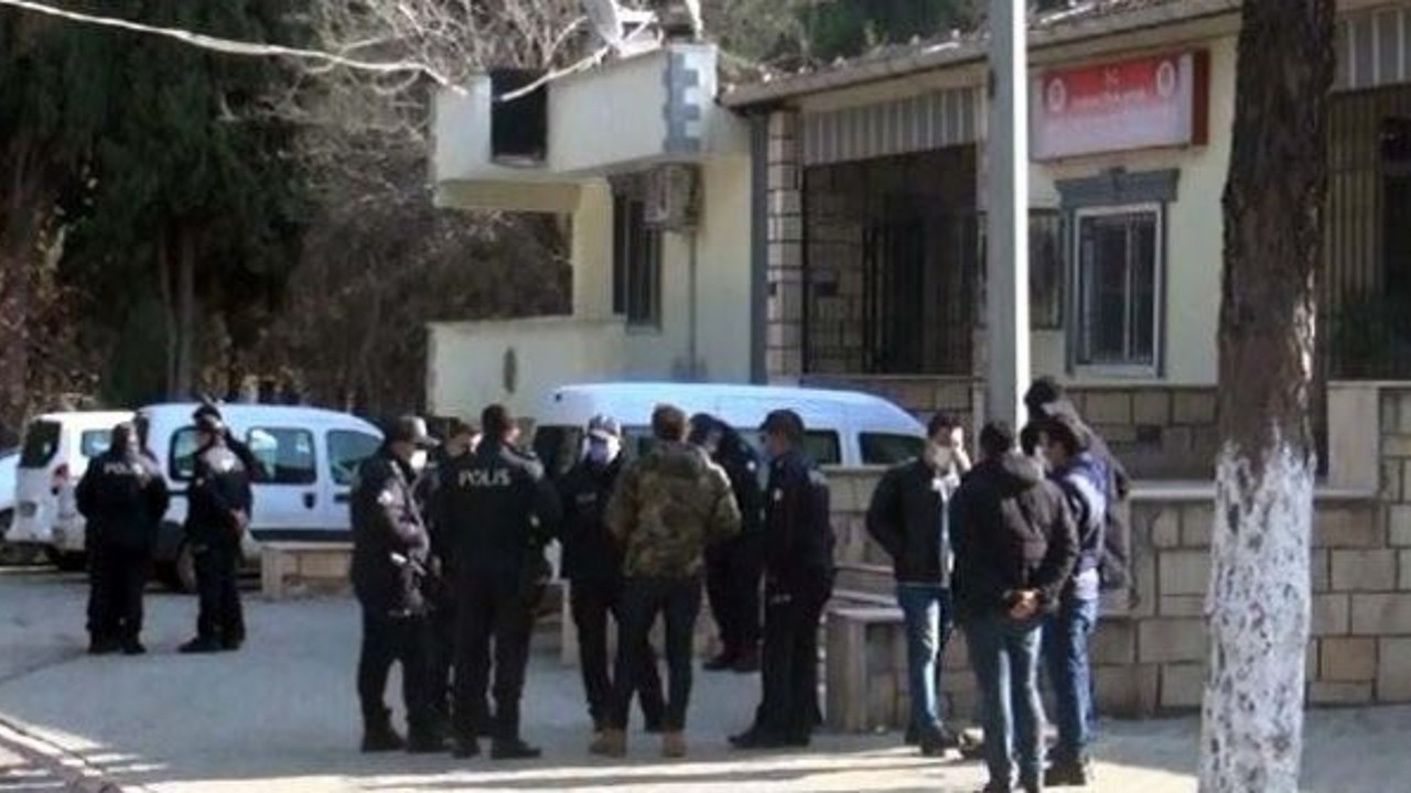 Silahını temizleyen komiserden acı haber