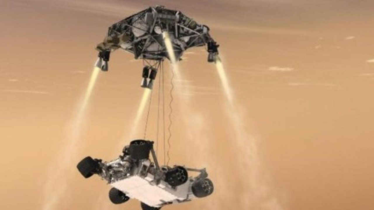 Kızıl gezegende dehşet senaryosu. Her şey naylon kablolara bağlı