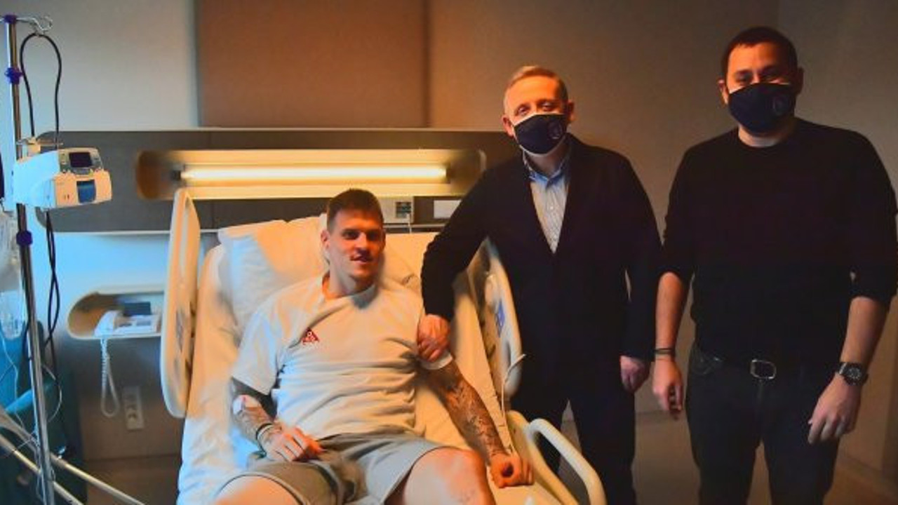 Göksel Gümüşdağ ve Mustafa Eröğüt'ten Skrtel'e ziyaret