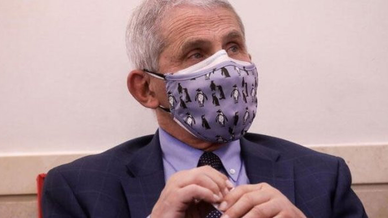 Dünya aşı haberiyle sevinirken ünlü doktordan endişe veren korona uyarısı geldi