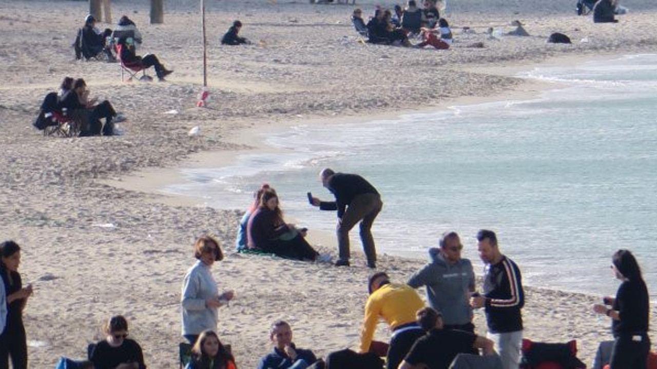 Güneşi gören sahile koştu