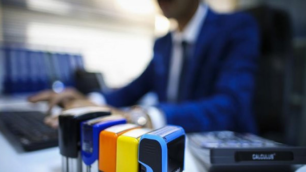 Kamuda binlerce kişi işe alınacak. Hemşireden bekçiye öğretmenden doktora 100 bin memur alınacak. İşte o ilanlar