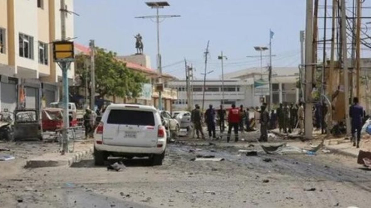Somali'de Türk firmasına intihar saldırısı. Ortalık savaş alanına döndü. 2'si Türk 5 ölü