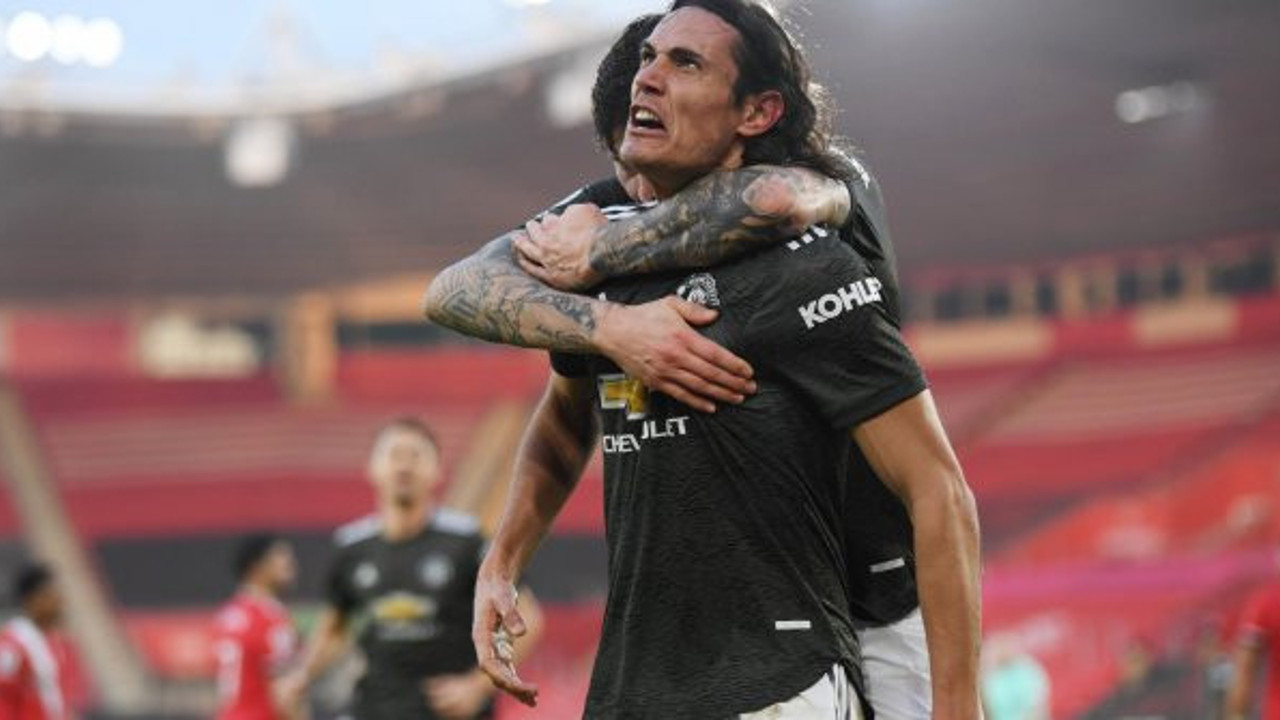 Cavani'ye Muslera'dan destek