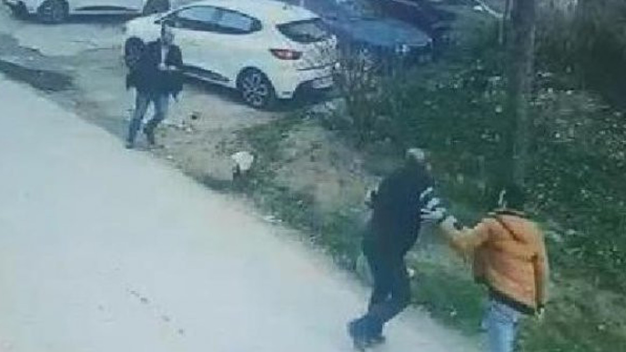 Bıçaklı kavga güvenlik kamerasına yansıdı