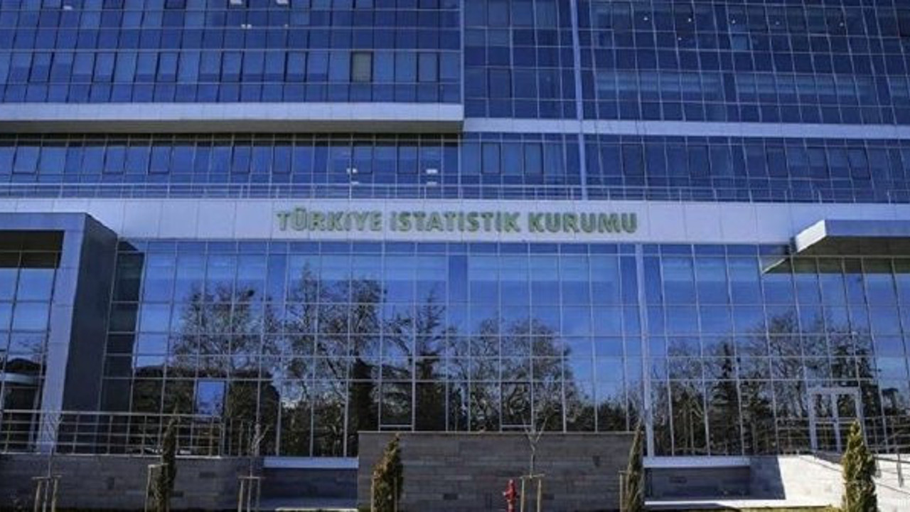 Yeniçağ Gazetesi İnsafın kurusun TÜİK başlığı ile çıktı. Emekli ve memuru yine enflasyona ezdirdi