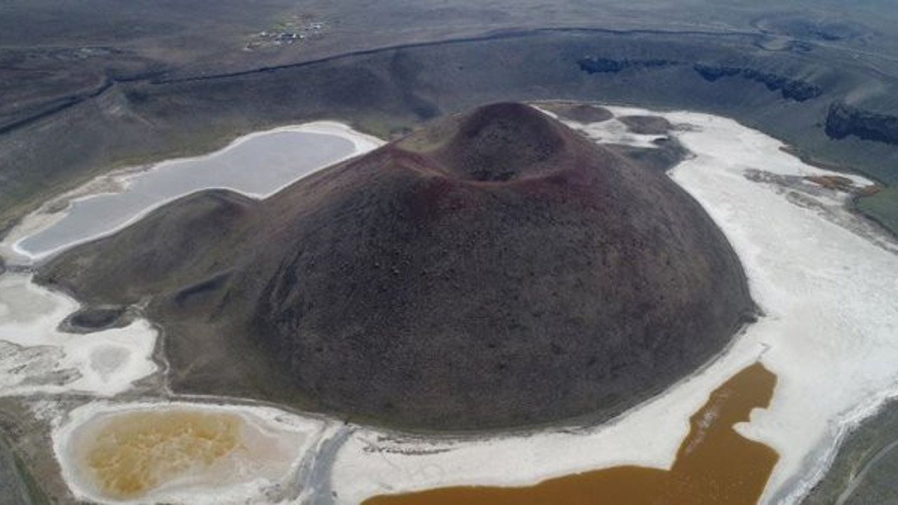 Dünyanın nazar boncuğu kurudu