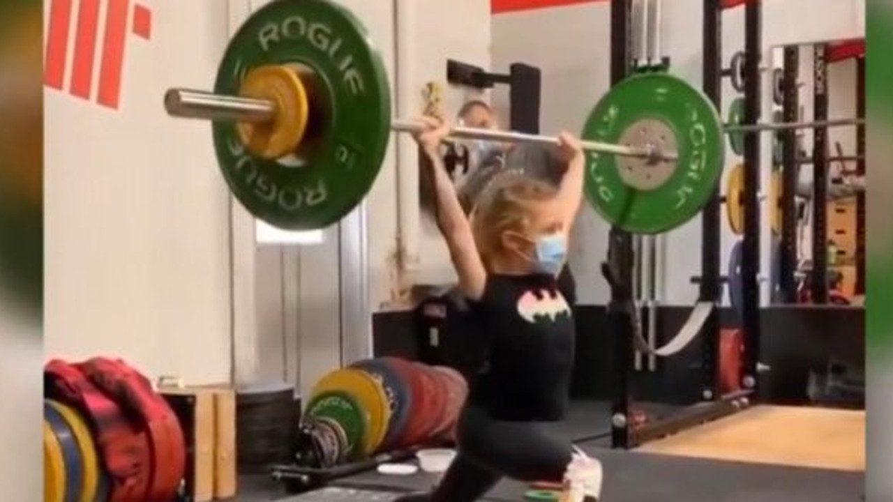 Kanadalı 7 yaşındaki halterci ABD'de şampiyon oldu