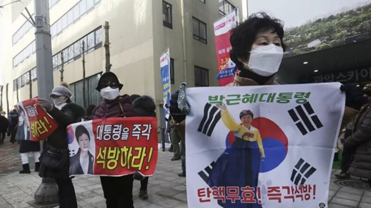 Güney Kore'nin ilk kadın lideri Park'a verilen 22 yıl hapis cezası onandı