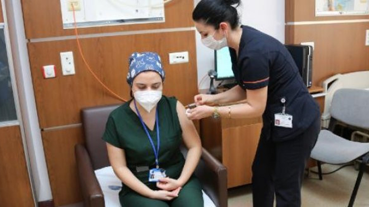 Antalya’da 10 günde tüm sağlık çalışanları aşılanacak