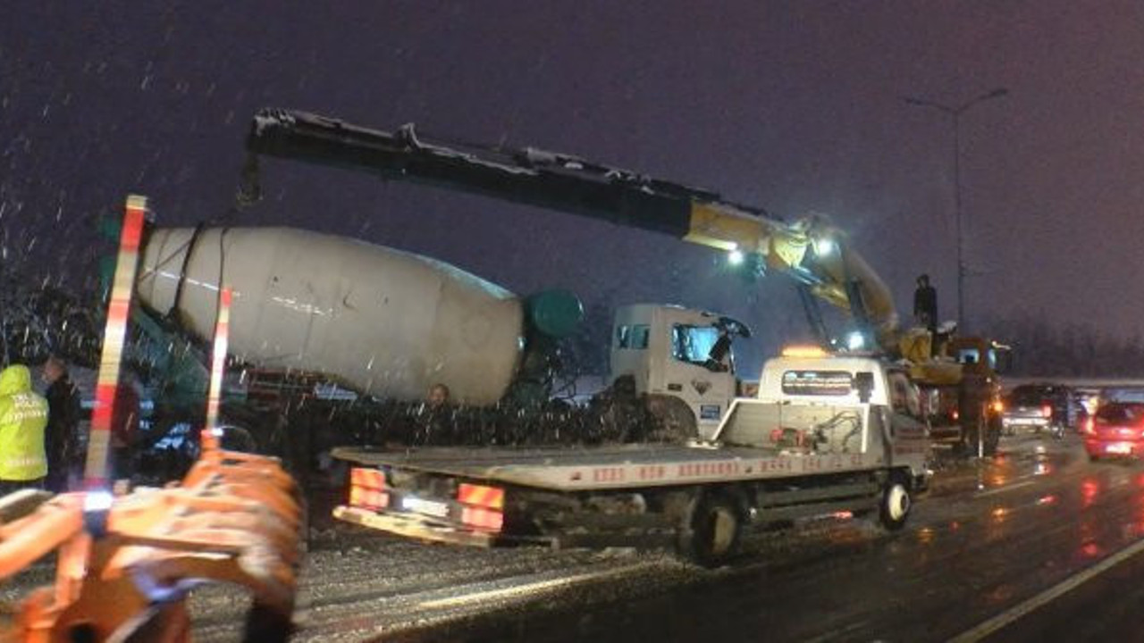 Sultangazi’de beton mikseri devrildi