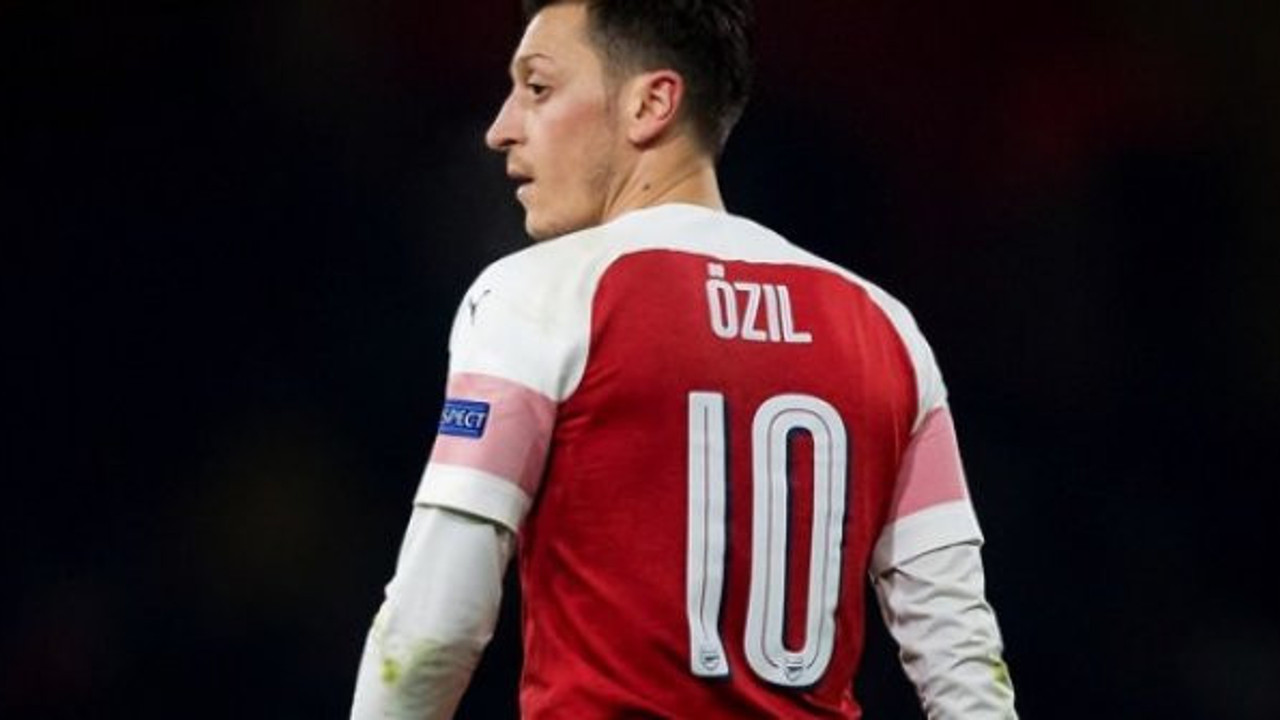 Fenerbahçe, Mesut Özil'i borsaya bildirdi