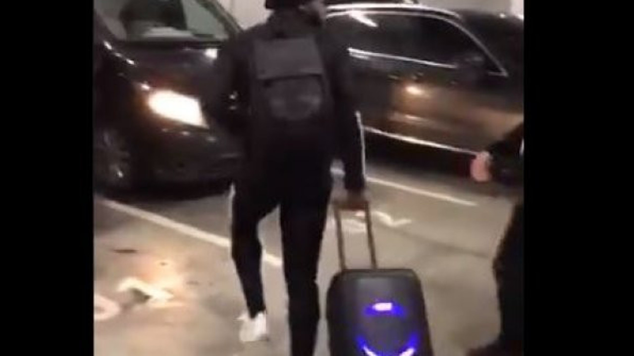 N'Koudou'nun müzikli ve ışıklı bavulu nerede satılır ve kaç para. Beşiktaşlılar “bizde sakat çok” diyerek paylaştı