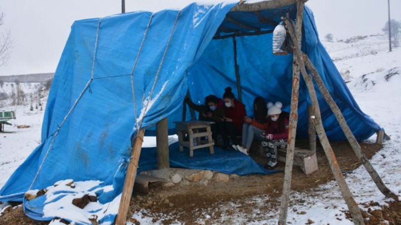Ankara'nın yanı başındaki ilde dağda eğitim. Milli Eğitim Bakanı bu çocukları görecek mi