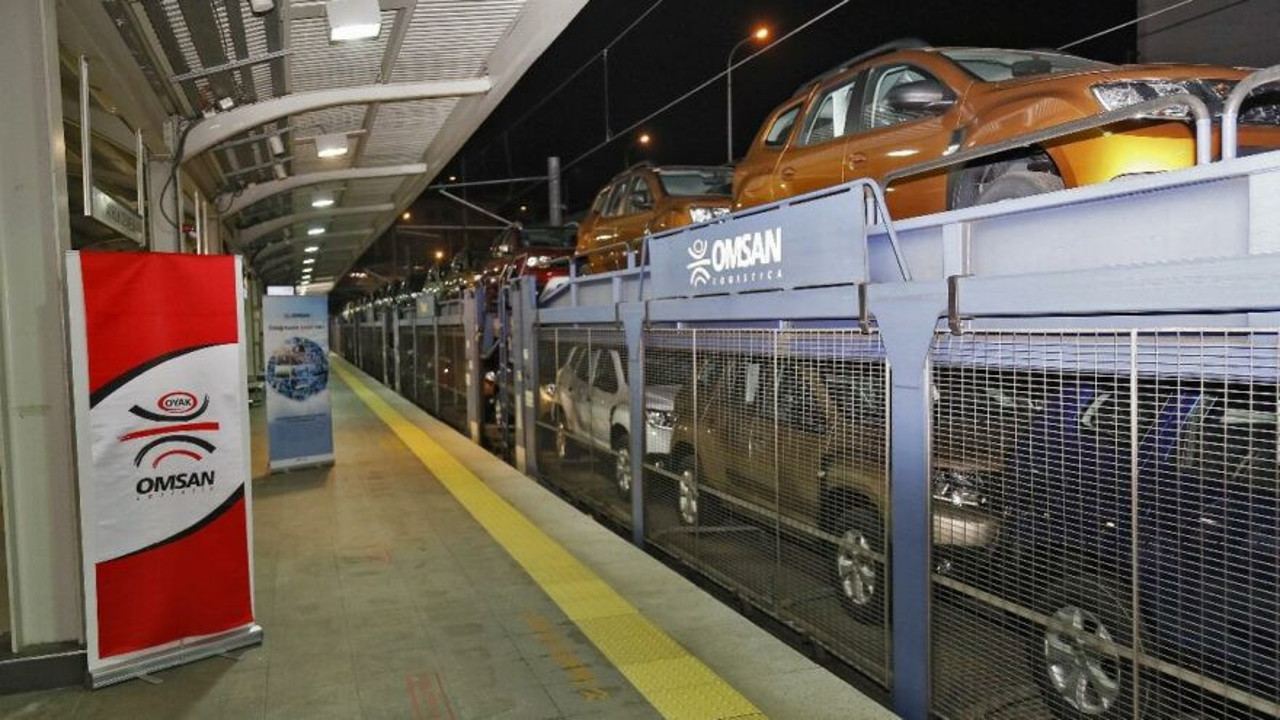 Marmaray'da bir ilk otomobilleri ‘denizin altından’ taşıdılar