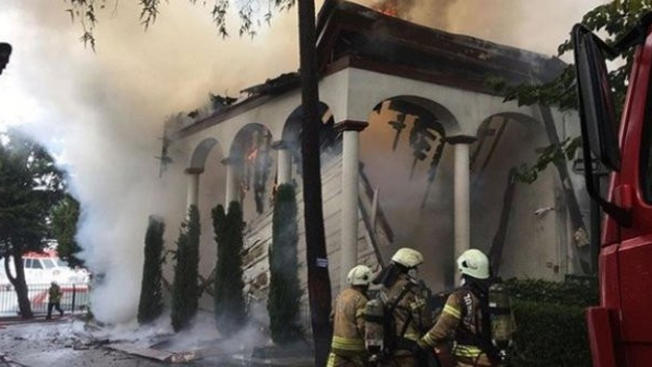 Yangında kül olan tarihi Vaniköy Cami ile ilgili flaş gelişme