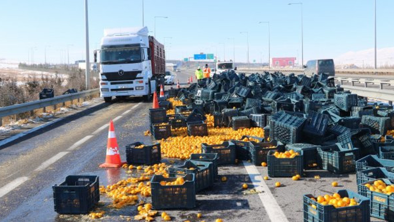 Karayolu limon tarlasına döndü