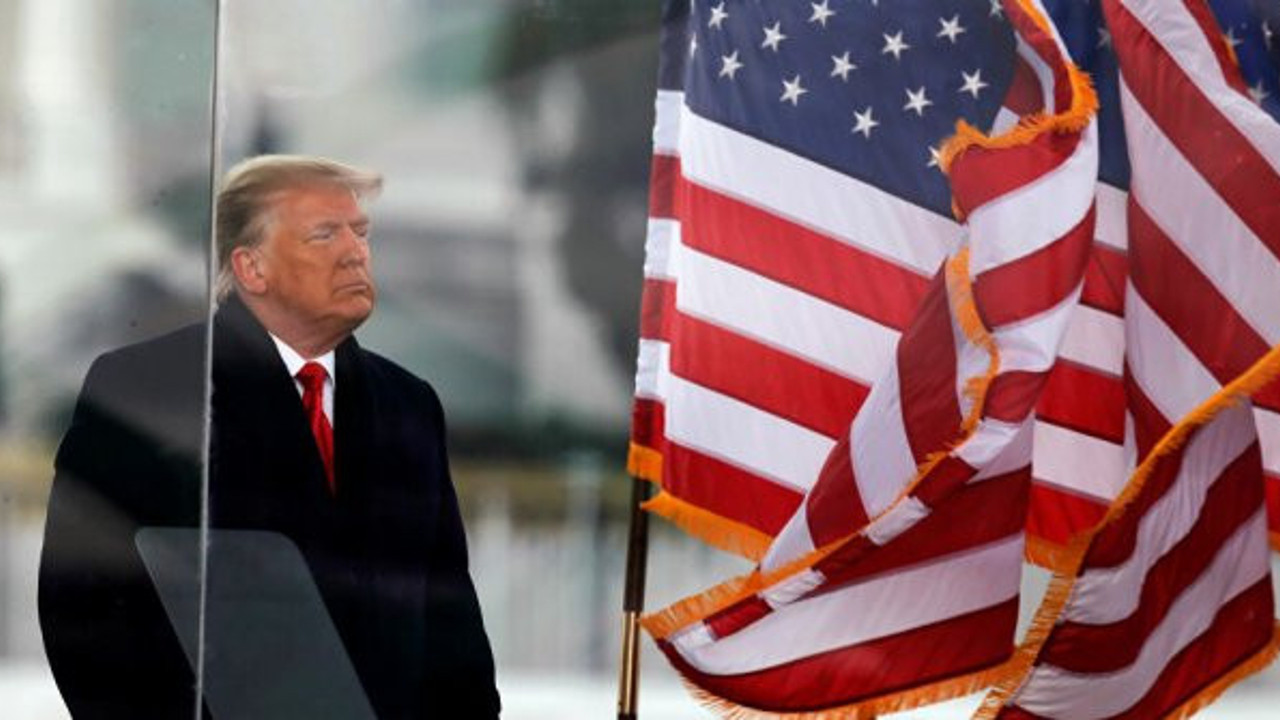 Twitch Trump'ı süresiz engelledi