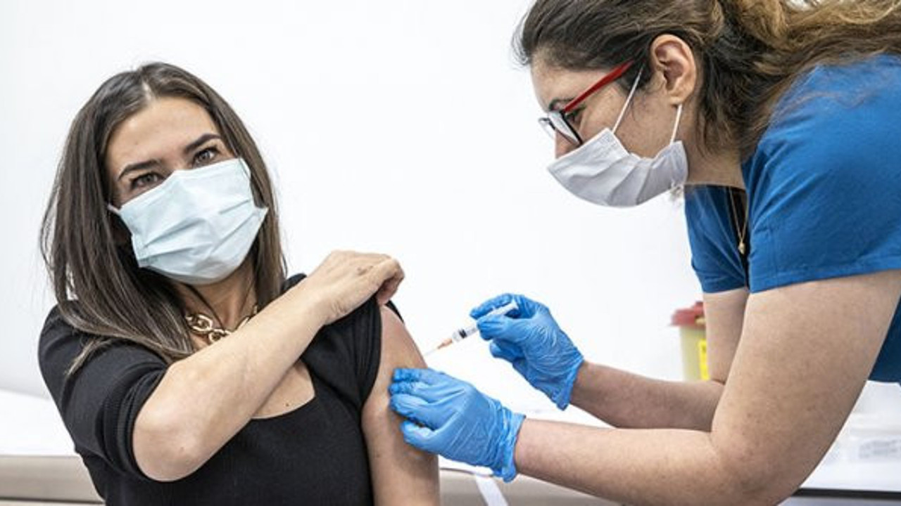 Eczane çalışanlarına korona aşısı yapılmaya başlandı