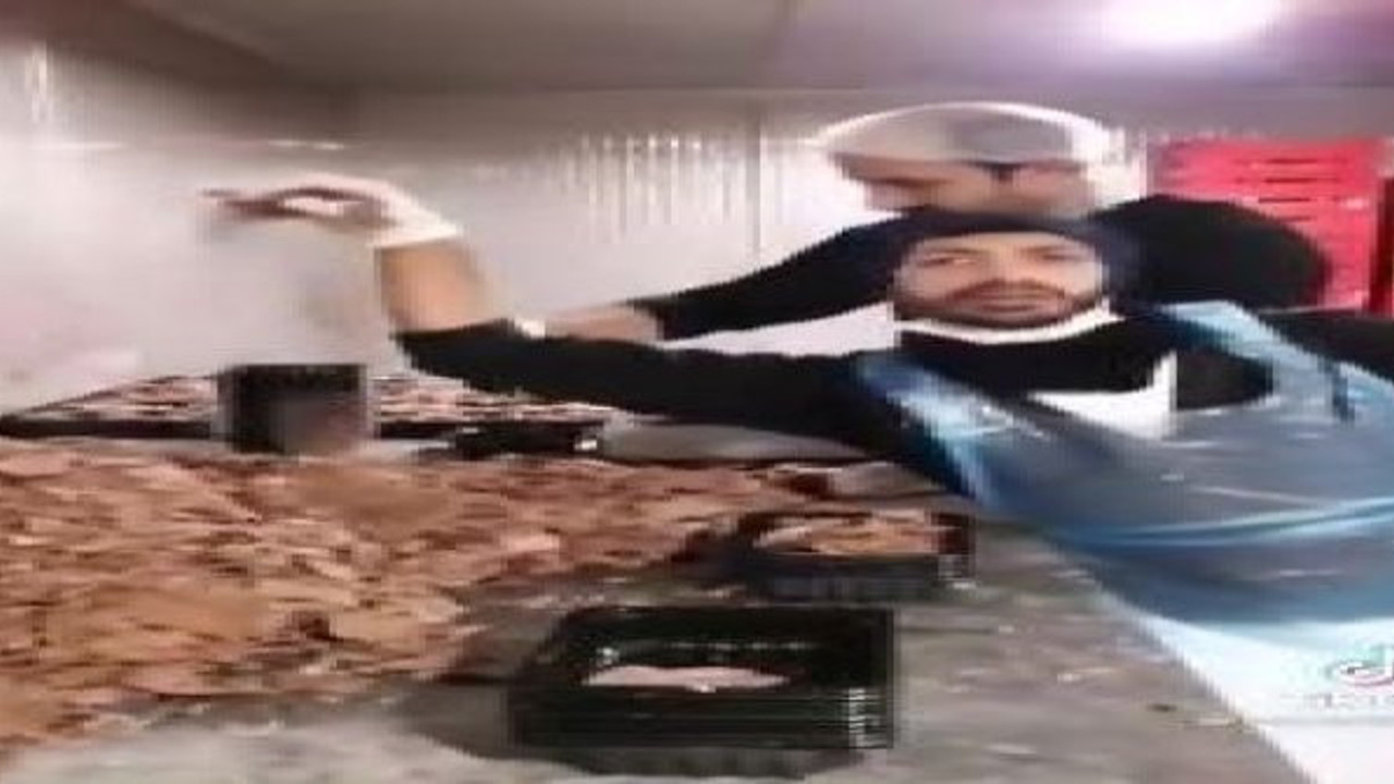 Döner rezaletinde bir yeni gelişme daha. Dut yemiş bülbüle dönmüştü. Her şeyi paketlerken yapıyorlardı