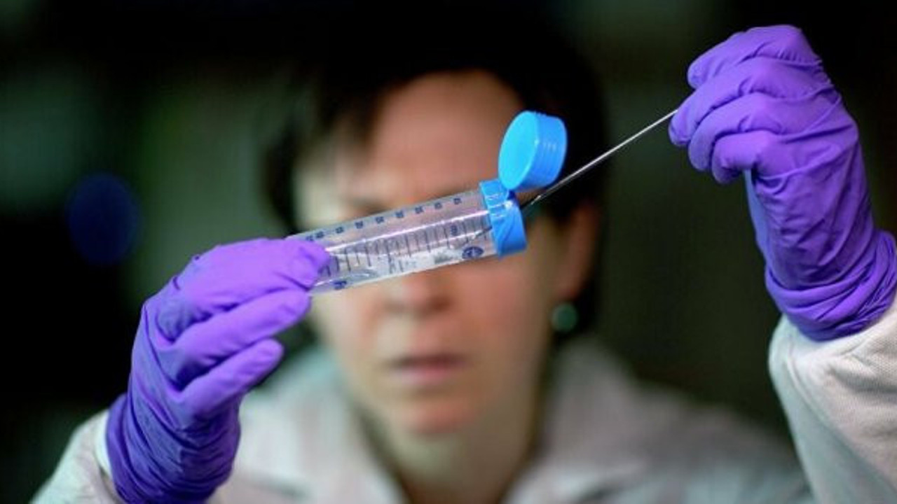 Bilim insanlarından milyonlarca insanın hayatını kurtaracak tedavi. Belden aşağıları felçliydi tekrar yürüdüler