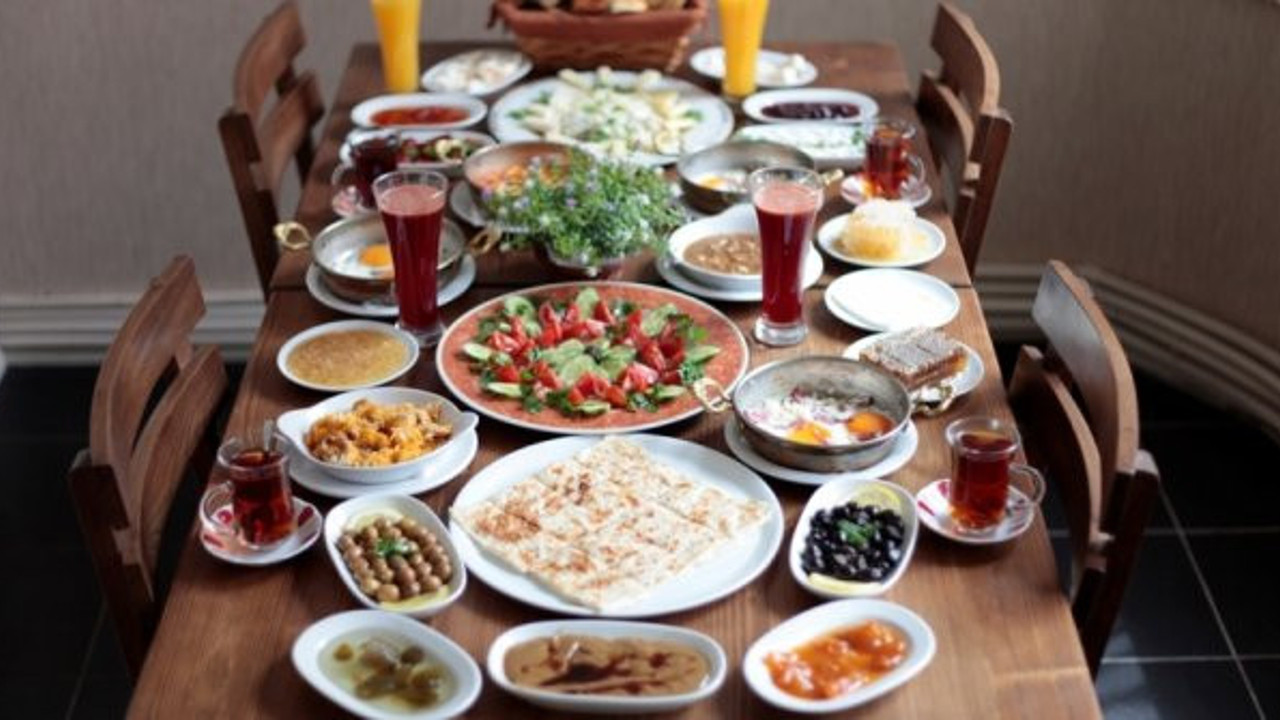 Neredeyse her gün sofraya geliyor. Meğerse adım adım ölüme götürüyormuş