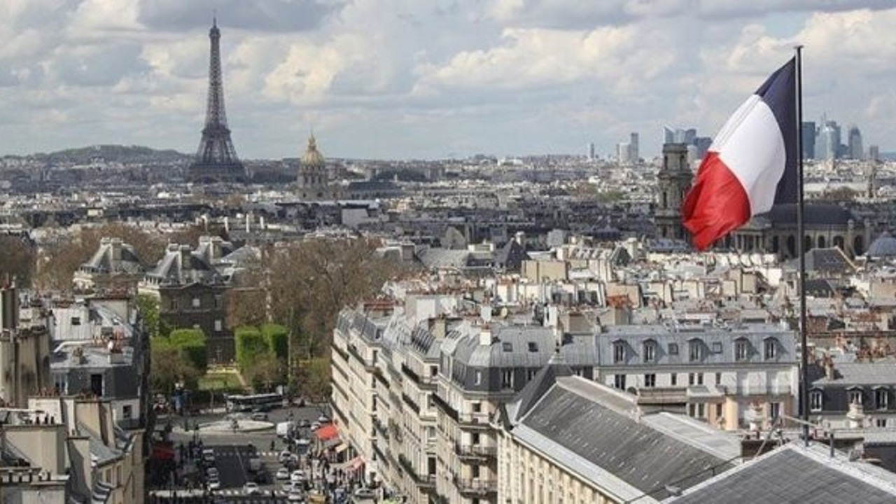 Fransızlar kıtlık endişesiyle gıda stokluyorlar