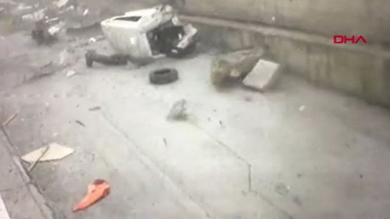 Bursa'daki lodos tozu dumana kattı ne var ne yok alıp götürdü. Hayatı adeta kabusa çevirdi