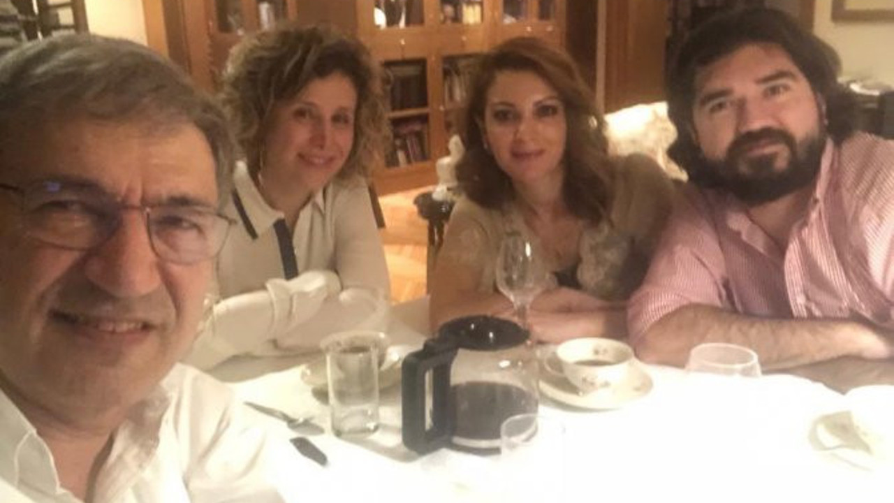 Rasim Ozan Kütahyalı ile Orhan Pamuk’un fotoğrafı ortaya çıktı. Sosyal medyada kıyamet koptu