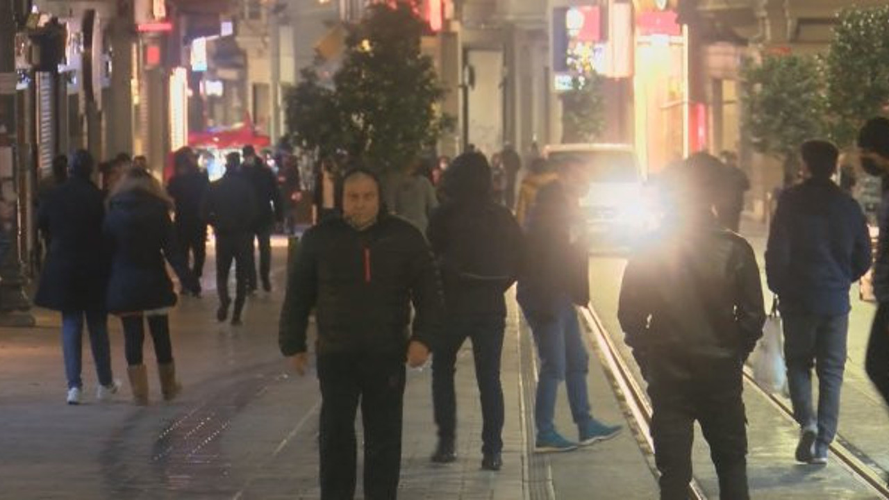 Sokağa çıkma yasağıyla birlikte İstiklal Caddesi turistlere kaldı