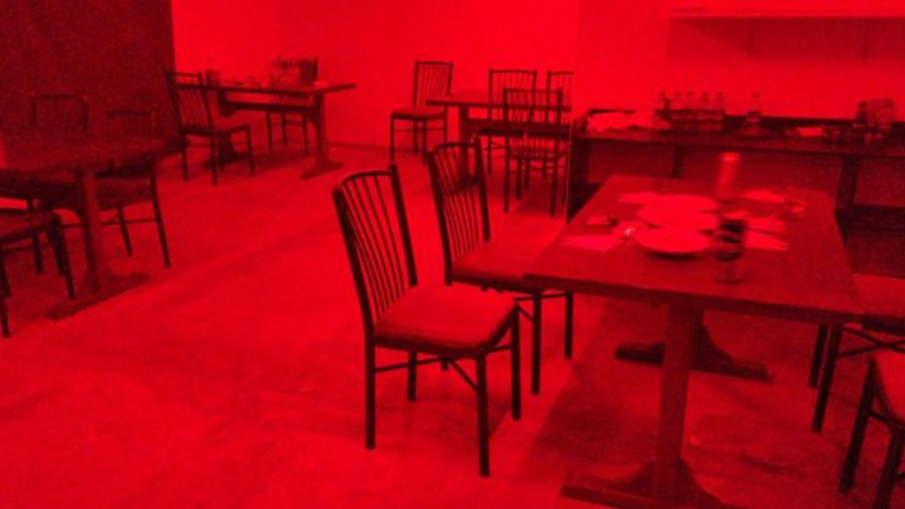 Kaçak pavyona polis operasyonu