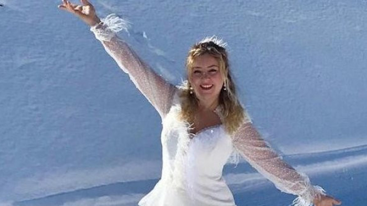 Mutluluğunu kayak yaparak gösterdi