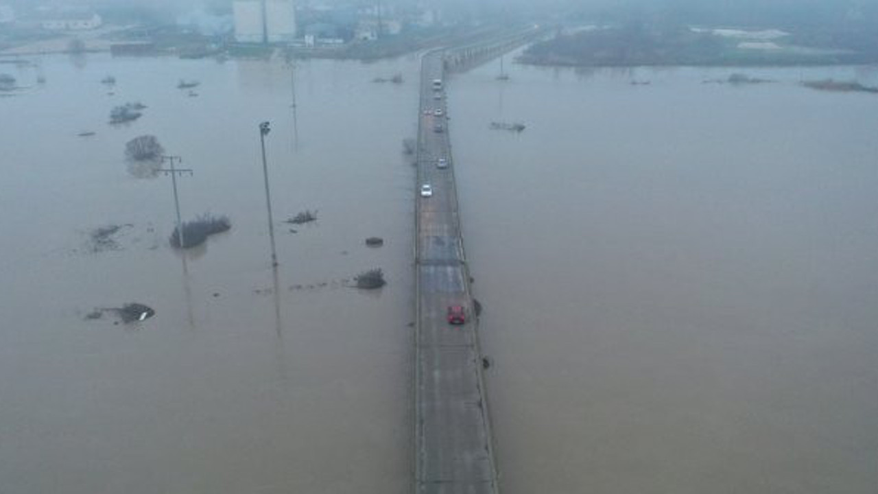 Ergene Nehri'nde alarm seviyesi yükseldi. Su seviyesi gittikçe artıyor