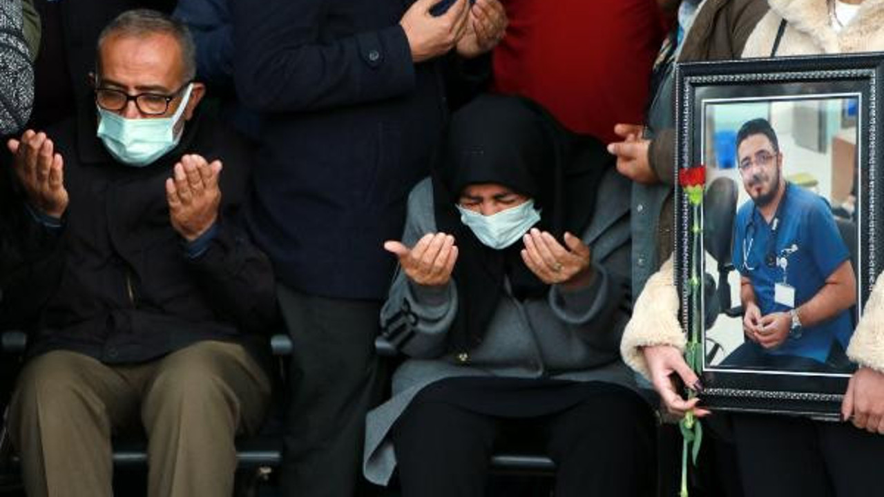 Korona virüsten ölen doktora hazin tören