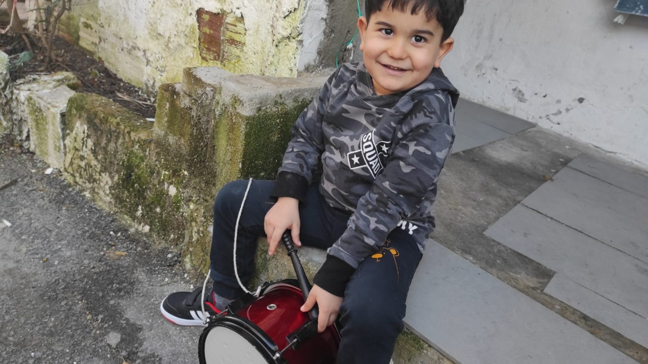 Afacan Neşet itfaiyeyi alarma geçirdi