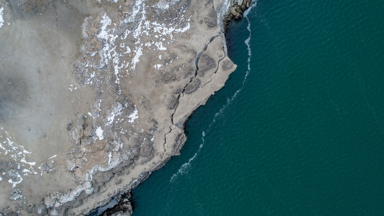 Acıgöl'ün suları 7 metre çekildi. Bölge halkı tedirgin. Prof Dr. Yaşar Eren korkusunu dile getirdi