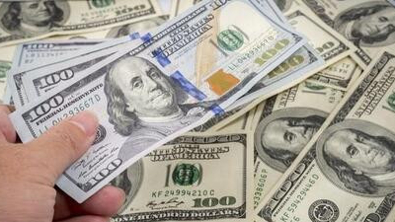 Dolar Mehter Takımı gibi. Yatırımcılar hop oturuyor hop kalkıyor. Dolar nereye gidiyor?