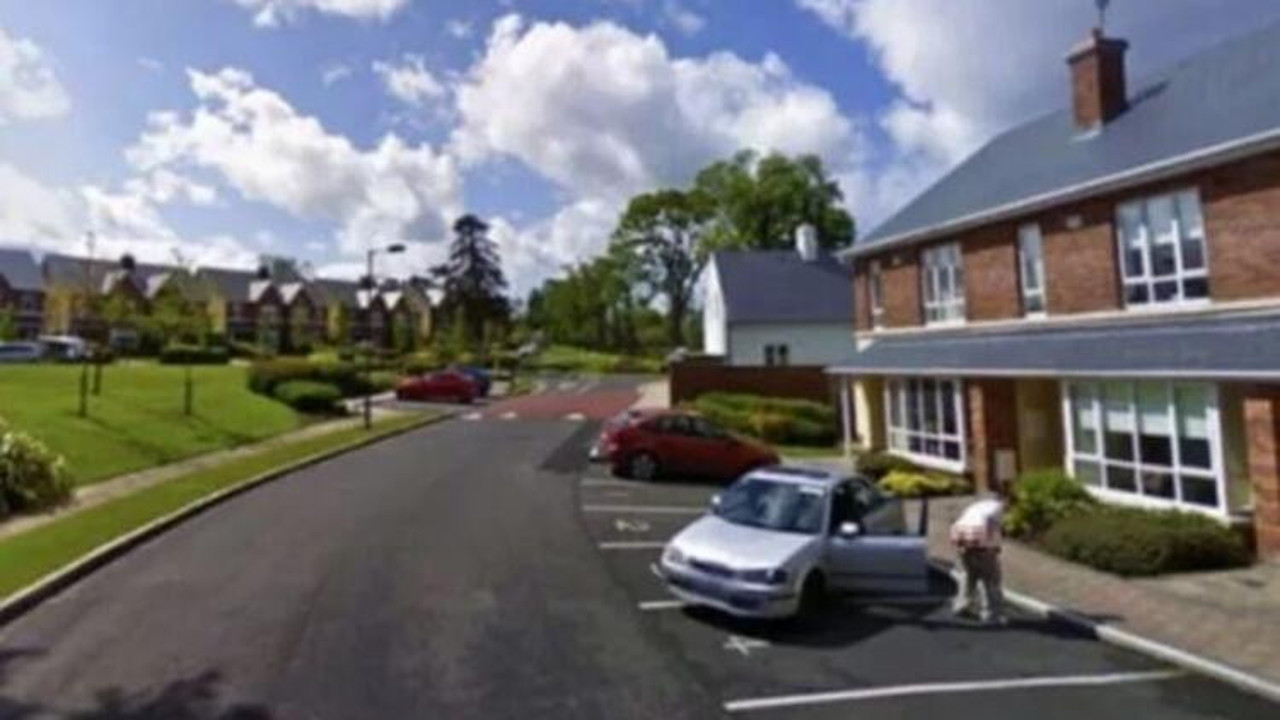 Google kamerasına çıplak poz