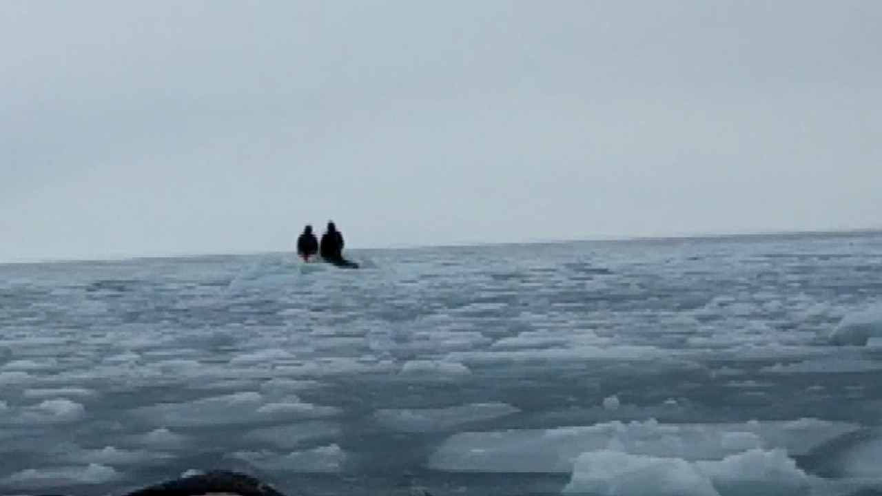 Rusya'da balık tutma keyfi 3.5 saatlik kabusa döndü. Ölümle burun buruna geldiler